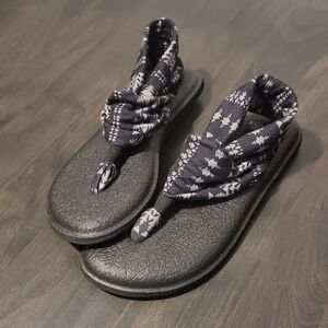 Sanuk Black and White Women's Sandals